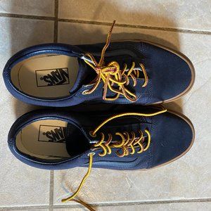 Barely worn pair of VANS sneakers (9)
